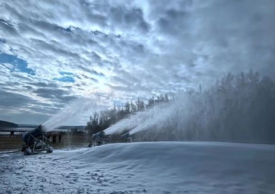 长春净月潭滑雪场开启冰雪季，尽享冬日速度与浪漫