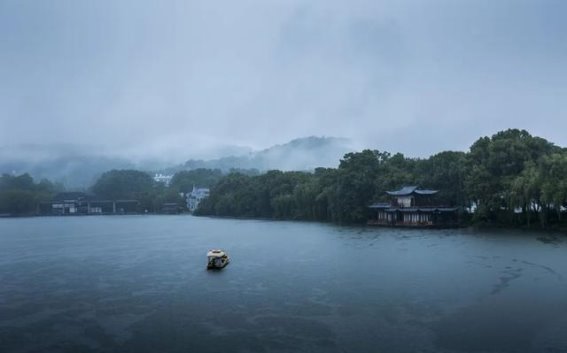 奇妙的景色，背后是建筑与自然的智慧交织