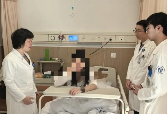 秋冬季节养生误区，29岁姑娘因脱发误用中药致重度肝损伤！
