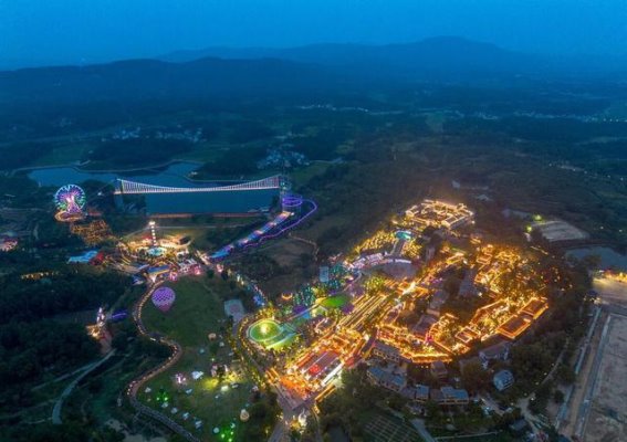 湖北木兰不夜城：花1.5亿打造的4A景区，白天花海夜晚穿越北魏，性价比堪比西安
