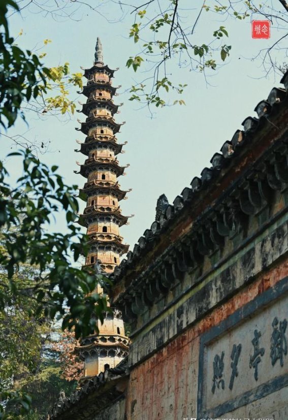 探访中华四大名刹：沉浸于千年佛韵的寺庙之旅