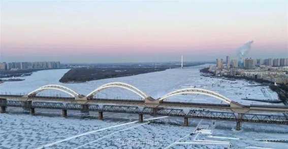 哈尔滨冰雪奇遇记：松花江上的十公里欢乐之旅