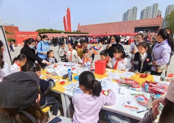 南京博物馆里的清明踏青，感受传统文化与红色精神的双重魅力