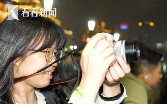 浦东开发开放35周年光影秀吸引大客流
